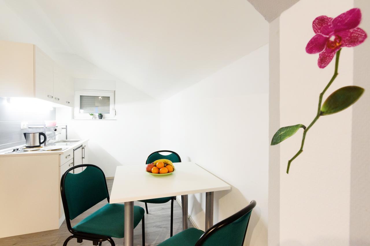Apartmani Orhideja Горни-Карин Экстерьер фото