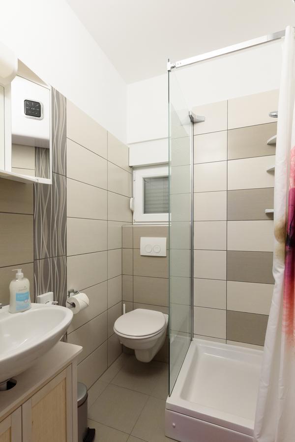 Apartmani Orhideja Горни-Карин Экстерьер фото