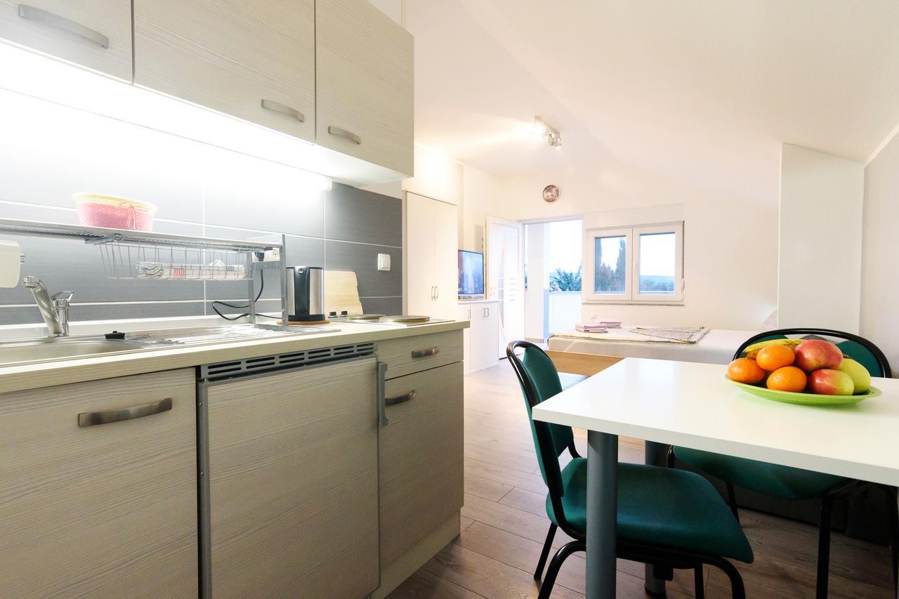 Apartmani Orhideja Горни-Карин Экстерьер фото