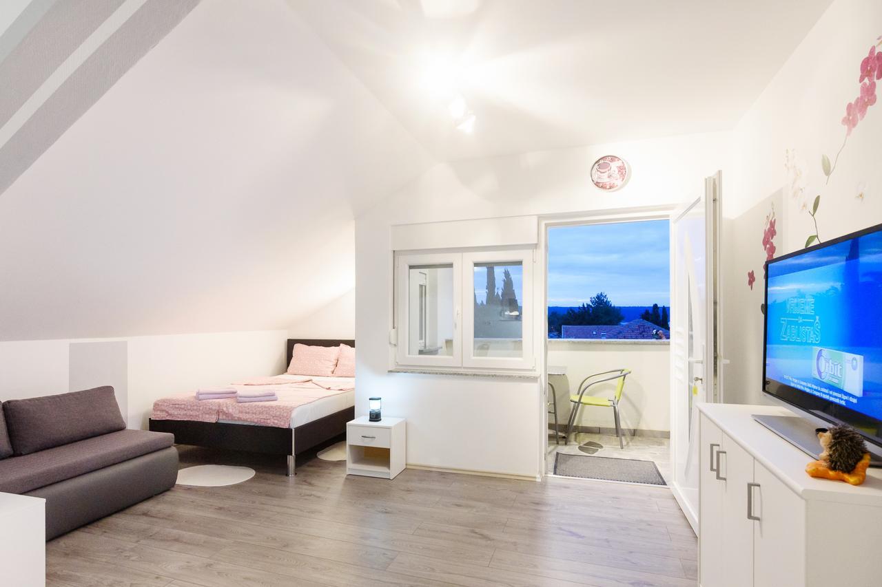 Apartmani Orhideja Горни-Карин Экстерьер фото