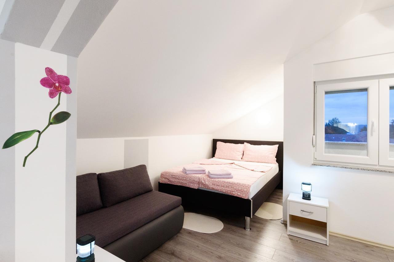 Apartmani Orhideja Горни-Карин Экстерьер фото