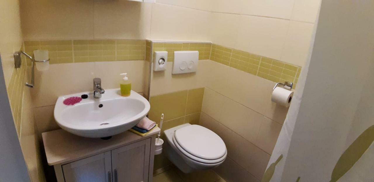 Apartmani Orhideja Горни-Карин Экстерьер фото